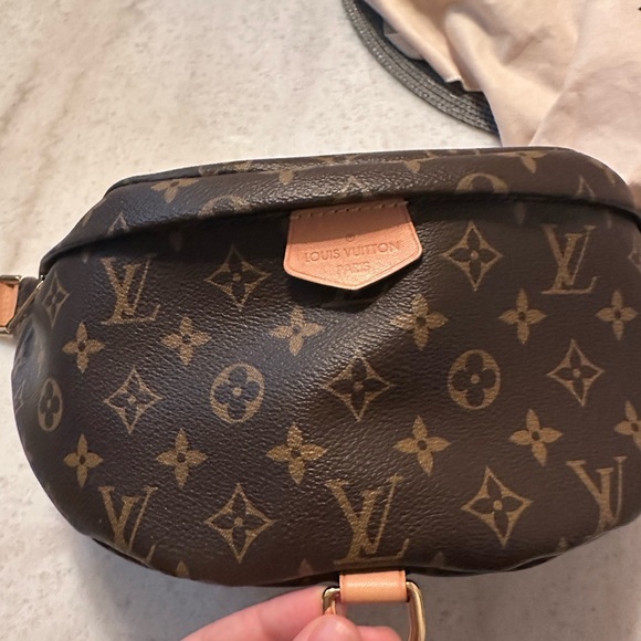 Louis Vuitton Monogram Bumbag, rare condition with light vachetta leather! - Picture 2 of 14